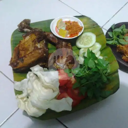 Gambar Makanan Ayam Geprek Ayam Kampung Sambal Korek, Bugulkidul 1