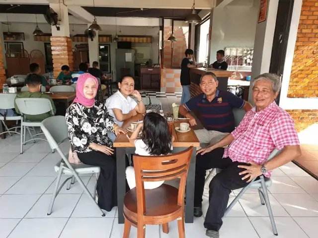 Gambar Makanan Kong Djie Coffee And Resto 2