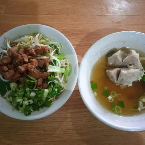 Gambar Makanan Mie Ayam Bakso Pakde Total  3