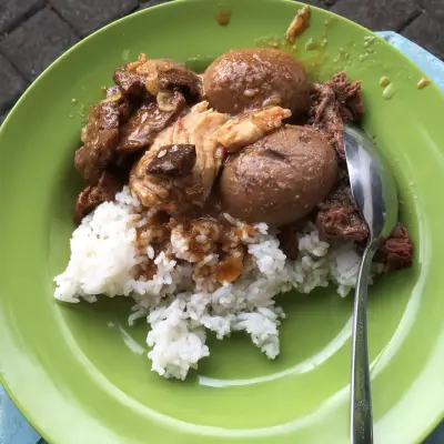 Bubur Ayam & Gudeg Khas Yogya Bu Hanifah