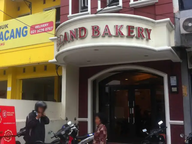 Gambar Makanan Holland Bakery 14