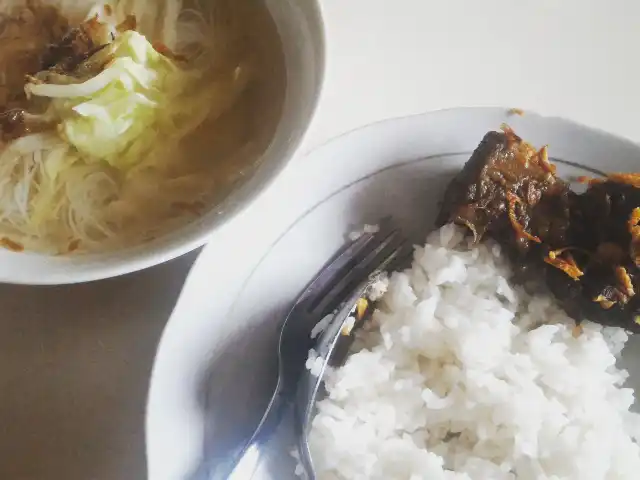 Gambar Makanan Sop Empal Spesial Bu Yoeni 8