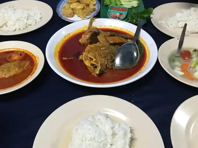 Restoran Kari Kepala Ikan Haji Isenin @ Semabok, Melaka Food Photo 11