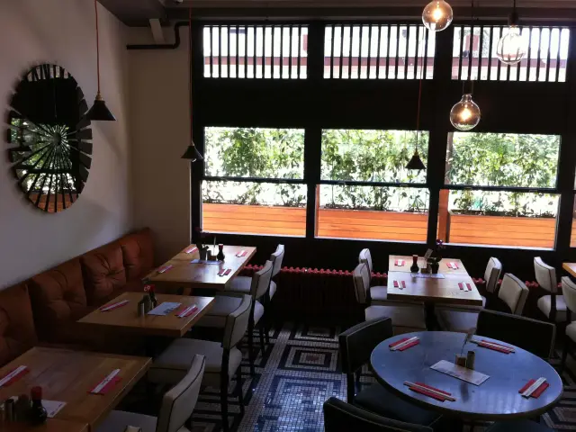 SushiCo - Wyndham Grand İstanbul Kalamış Marina Hotel'nin yemek ve ambiyans fotoğrafları 6