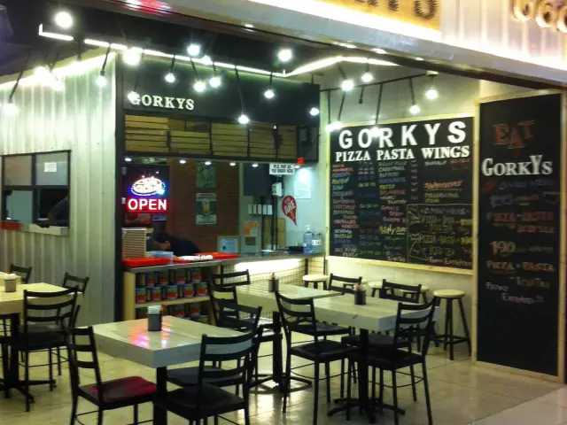 Gorky's Pizzeria Food Photo 3