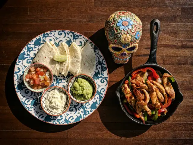 Holy Guacamole Food Photo 3