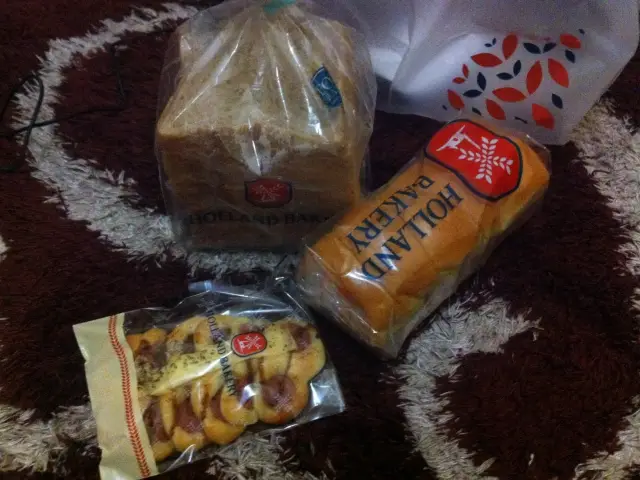 Gambar Makanan Holland Bakery 5