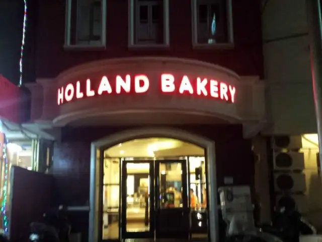 Gambar Makanan Holland Bakery 4