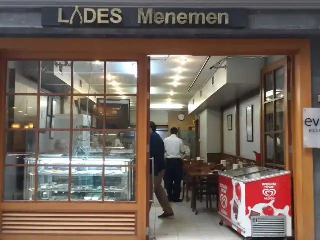 Lades Menemen'nin yemek ve ambiyans fotoğrafları 16