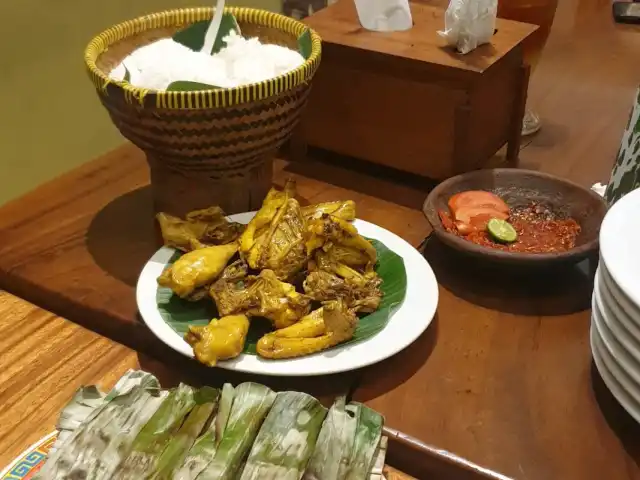 Gambar Makanan Ayam Goreng Basah Sambel Hejo - Sambel Dadak 9