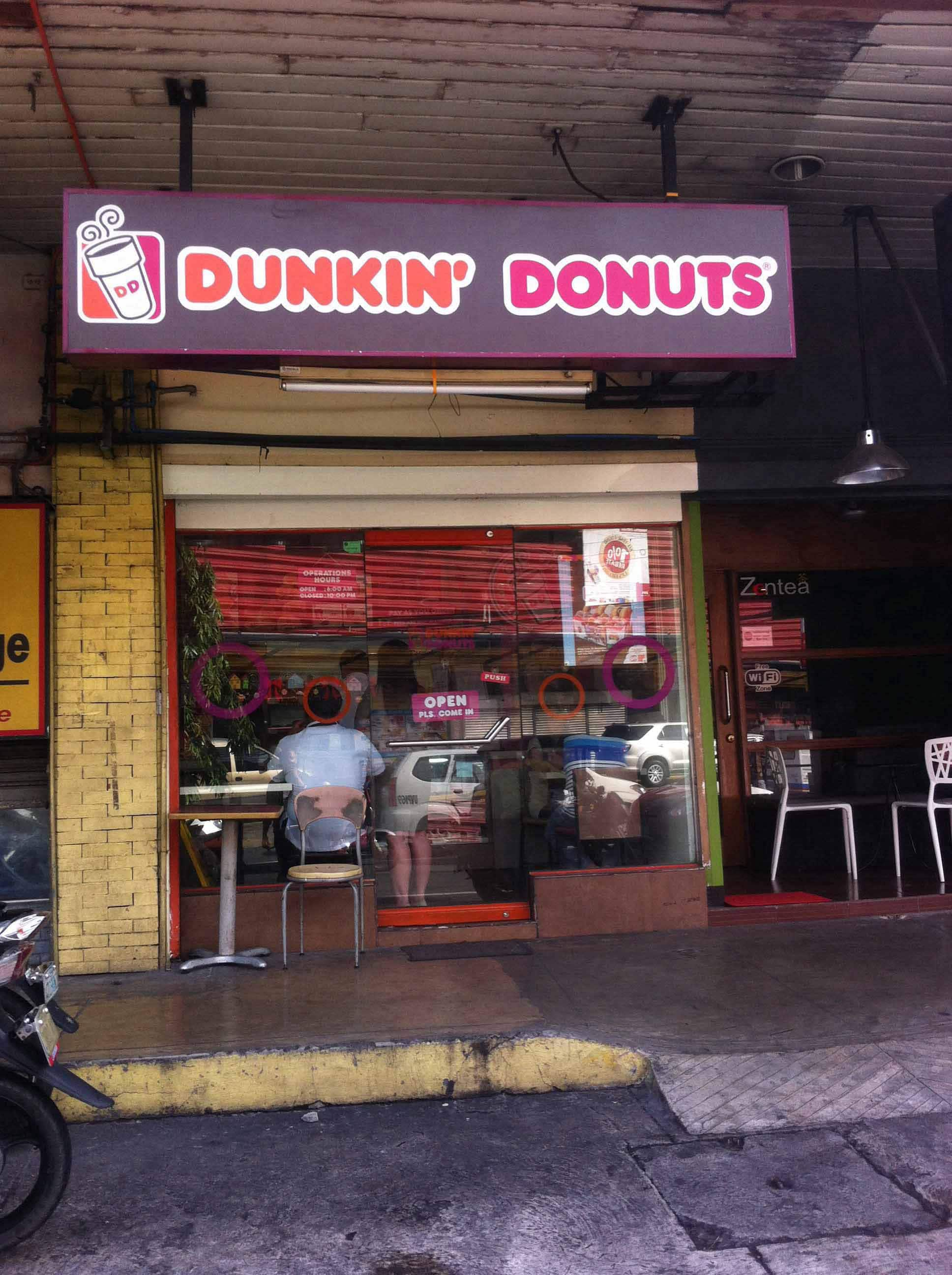 Dunkin Donuts near me in Savana Market Discover Bakery food