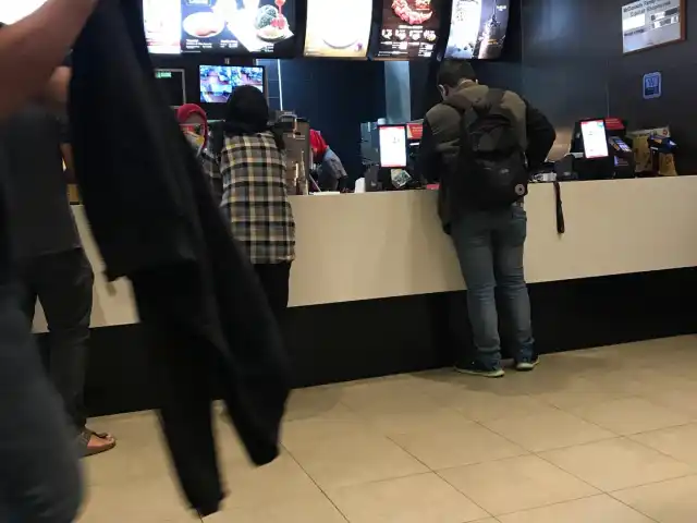 McDonald Ciputat
