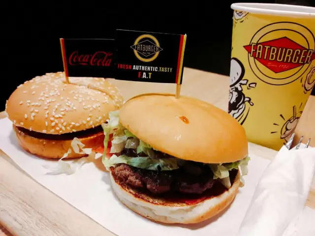 Gambar Makanan FATBURGER & BUFFALO’S 15