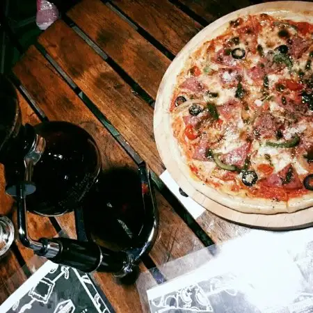 Gambar Makanan Dua Sejoli Pizza 8