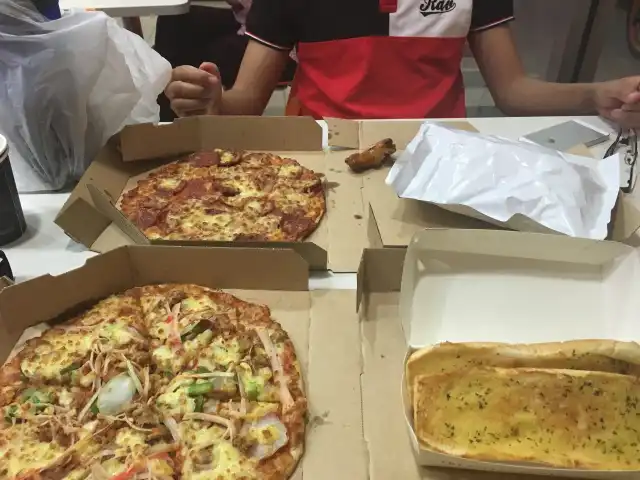 Domino's Pizza Food Photo 8