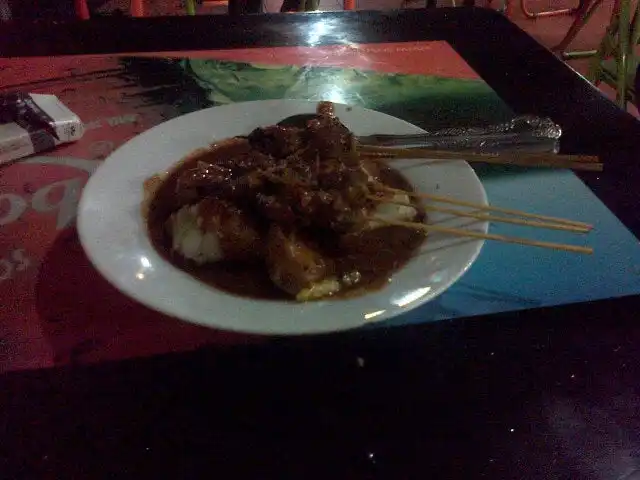 "Sate Memeng" Ismud