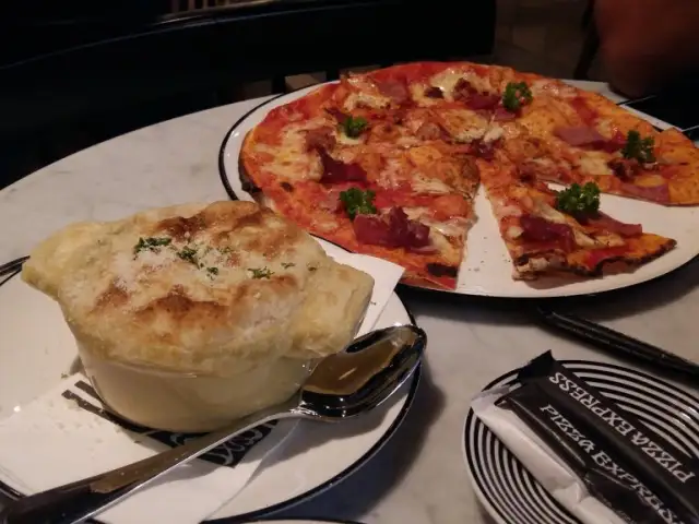 Pizza Express at Lotte Shopping Avenue