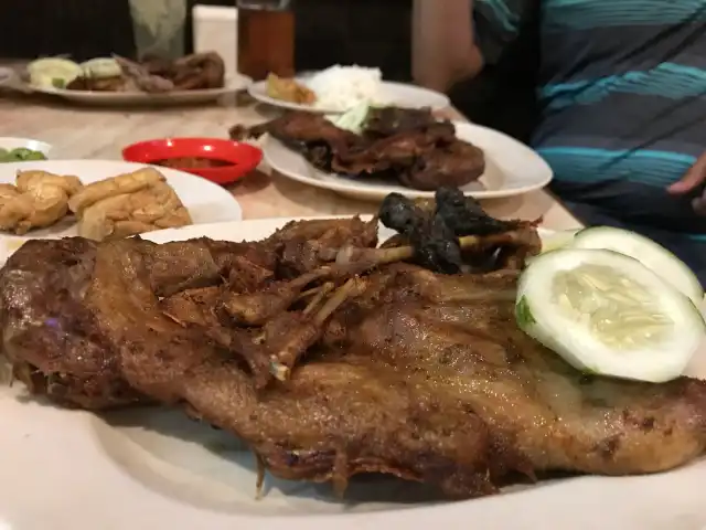 Gambar Makanan Ayam Goreng Gringging Lombok 8