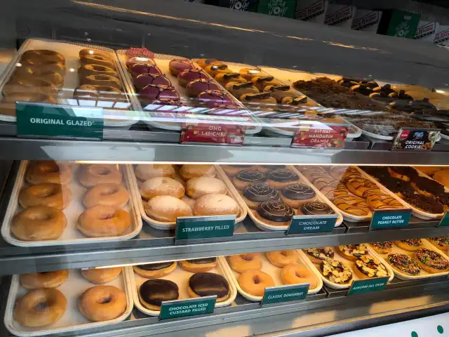 Krispy Kreme Doughnuts Food Photo 5