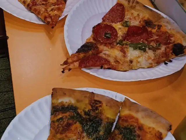 Gambar Makanan Pizza Place 5