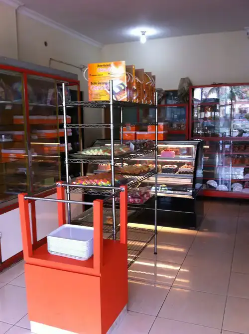 Gambar Makanan Orange Bakery & Cake 3