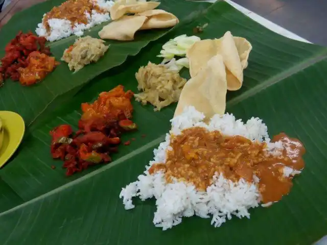 Raj's Banana Leaf Food Photo 14