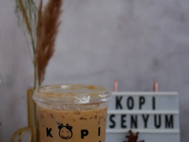 Gambar Makanan Kopi Senyum 9