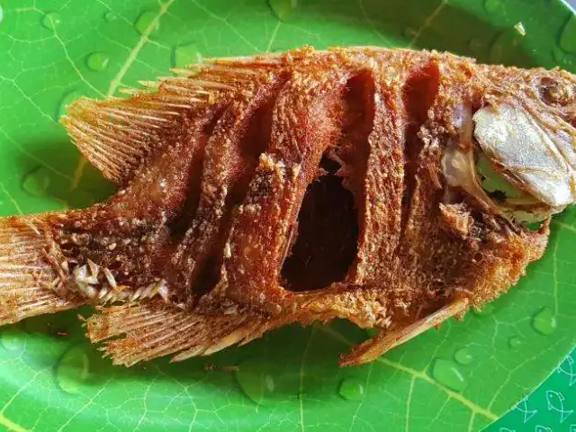 Gambar Makanan Nila Goreng Pak Ugi 9