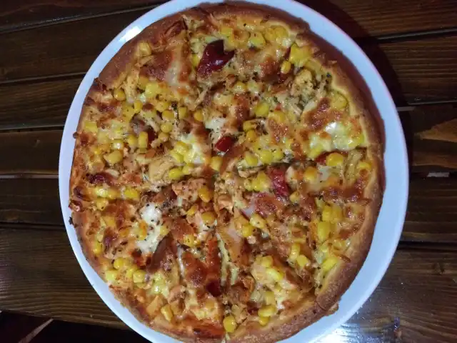 Kırmızı Pizza'nin yemek ve ambiyans fotoğrafları 3