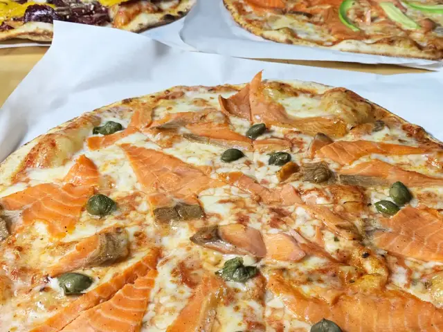 Pizza Locale'nin yemek ve ambiyans fotoğrafları 16