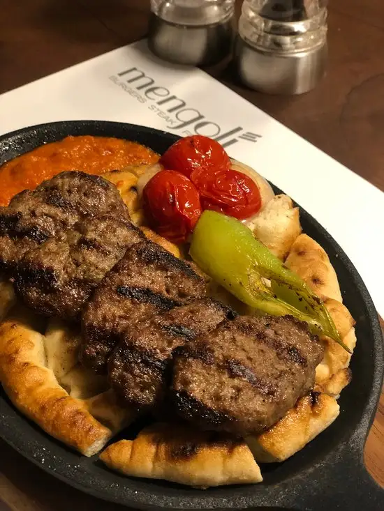 Mengoli Burgers Steak Fries'nin yemek ve ambiyans fotoğrafları 14