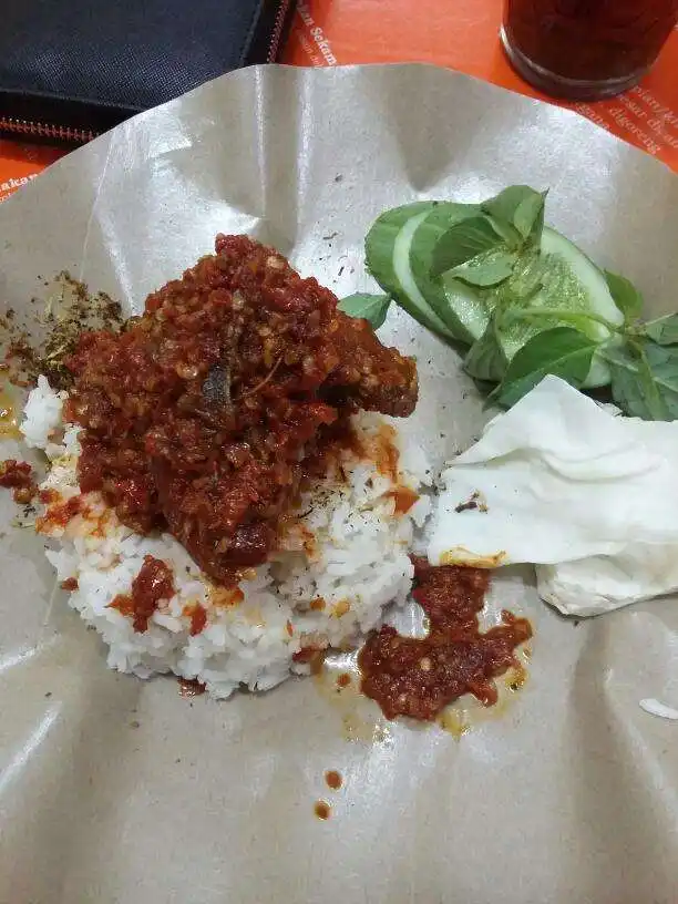 Gambar Makanan Bebek Goreng Hartati 9