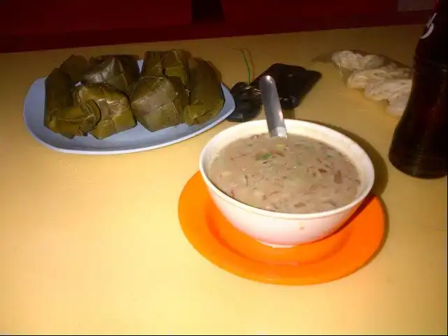 Coto Makassar Dan Pisang Ijo "Saudara'ta"