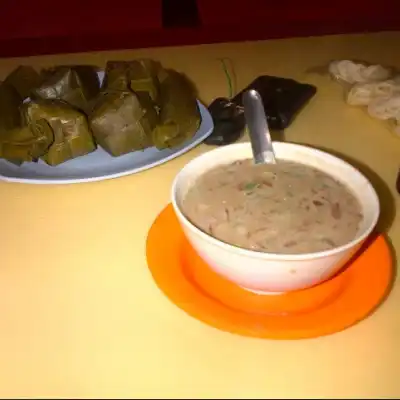 Coto Makassar Dan Pisang Ijo "Saudara'ta"