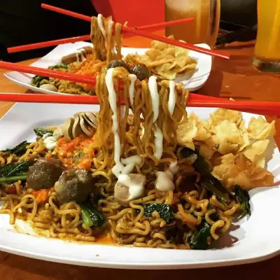 Mie Setan Dhemit