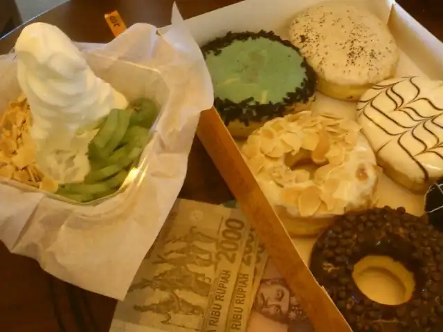 Gambar Makanan JCO Bintaro Exchange 15