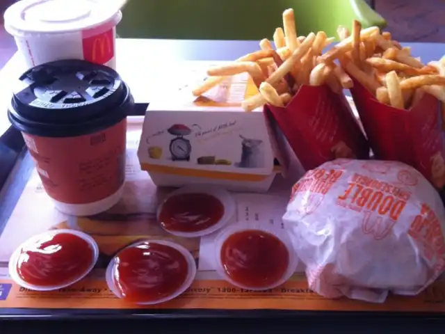 McDonald's & McCafe' Food Photo 1