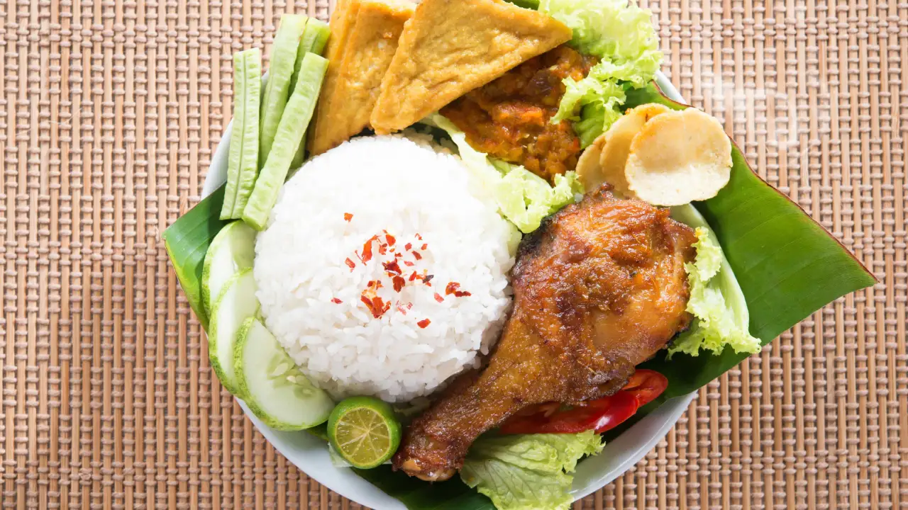 Nasi Ayam Penyet Mak Ani