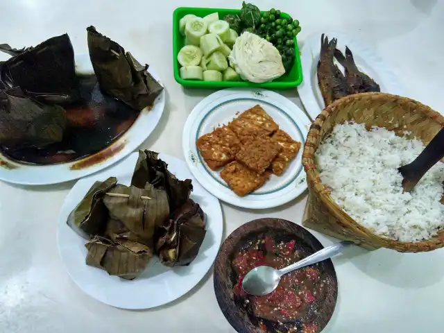 Gambar Makanan RM Mergosari 7