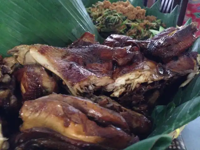 Gambar Makanan Ayam Bakar Riung Gunung 3