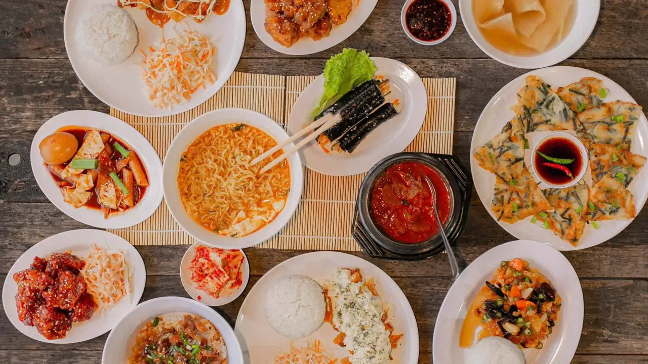 Minho's Restaurant - Bintana Food Park