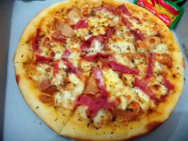Gambar Makanan Lover's Pizza 6