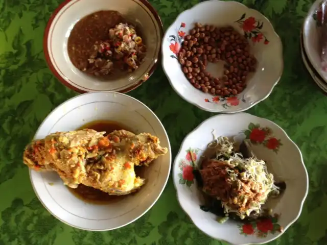 Gambar Makanan Warung Makan Ayam Betutu Asli Men Tempeh Ferry 9