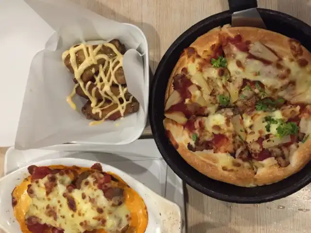 Pizza Hut Food Photo 4