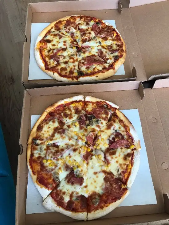 Ozi Pizza and Pasta'nin yemek ve ambiyans fotoğrafları 16