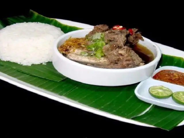 Sop Buntut Ibu Henny, Kelapa Gading