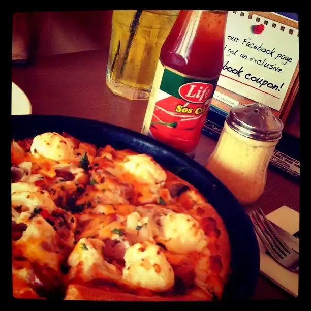 Pizza Hut Food Photo 3