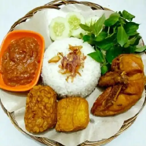 Gambar Makanan Nasi Pecel dan Nasi Campur Tepi Sungai, Denpasar 4