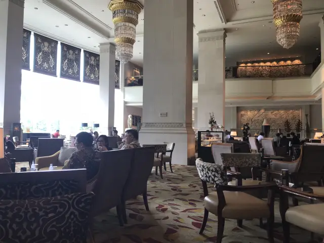 Gambar Makanan Lobby Lounge - Hotel Shangri-La Jakarta 15