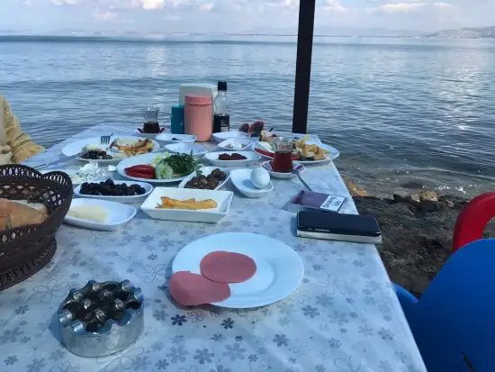 İnadına Türkü Fasıl'nin yemek ve ambiyans fotoğrafları 3